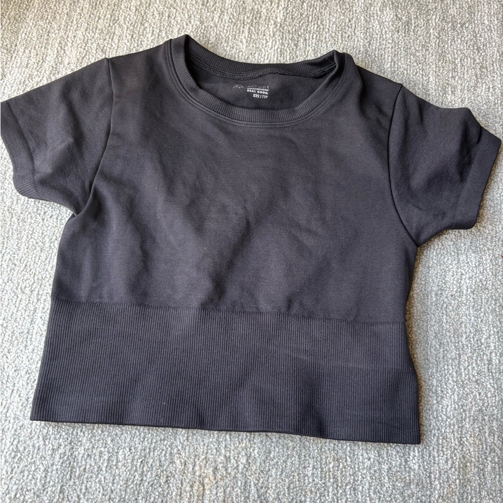 Offline by Aerie Black Sidewalk Seamless Cropped T-Shirt